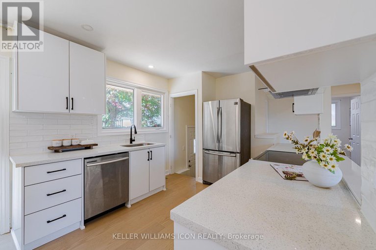 28966651/1666-fisher-avenue/borden-farmstewart-farmcarleton-heightsparkwood-hills/ottawa/ontario/K2C1X7_20