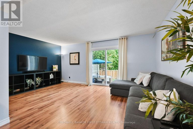 28830015/1351-bakker-court/convent-glen-south/ottawa/ontario/K1C2K5_9