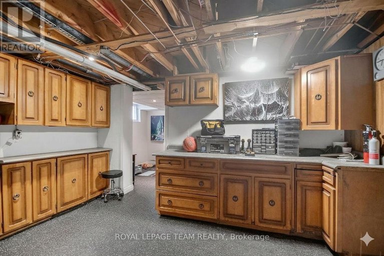 29456628/998-harkness-avenue-avenue/riverside-park/ottawa/ontario/K1V6P2_34