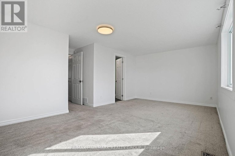 29632598/504-canotia-place/fallingbrookpineridge/ottawa/ontario/K4A2J3_34