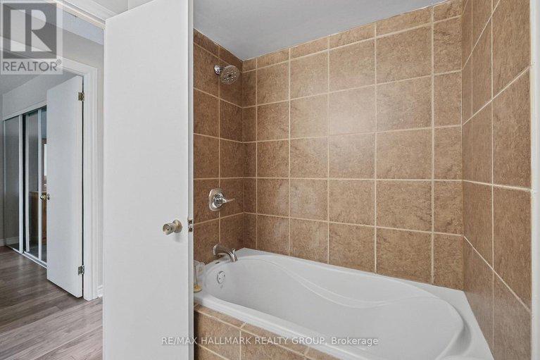 28817902/9-1483-bethamy-lane/beacon-hill-south/ottawa/ontario/K1J8P7_34