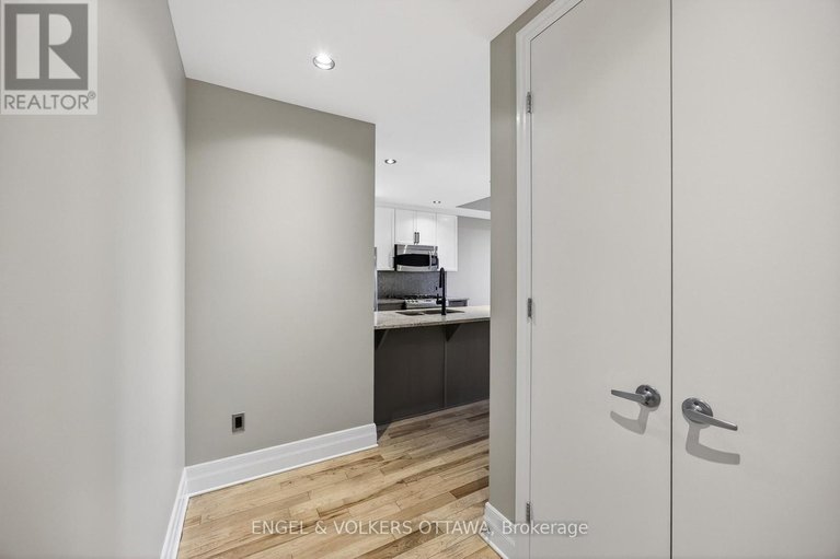29609712/410-327-breezehill-avenue-s/west-centre-town/ottawa/ontario/K1Y1R6_10
