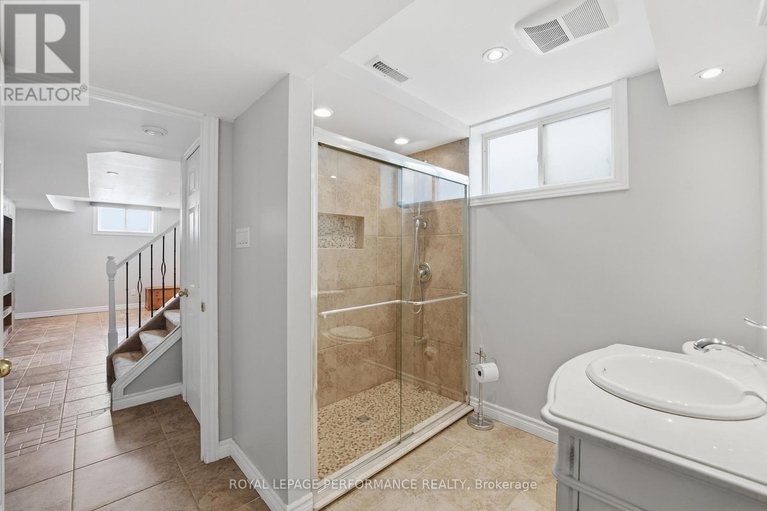 29434202/178-louise-street/town-of-rockland/clarence-rockland/ontario/K4K1R9_34