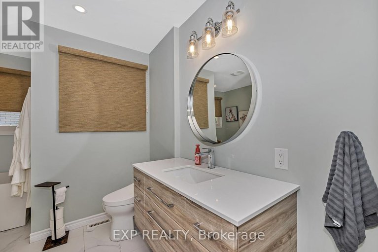 28602725/936-blythdale-road/mckellar-heightsglabar-park/ottawa/ontario/K2A3N6_15
