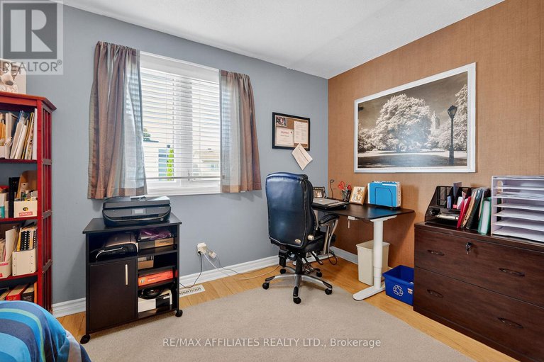 28886097/560-falwyn-crescent/fallingbrookridgemount/ottawa/ontario/K4A2A4_25