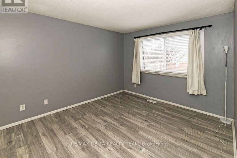 29179662/3024-fairlea-crescent/heron-gateindustrial-park/ottawa/ontario/K1V8T7_34