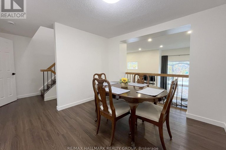 29093842/11-94-esterlawn-private/mckellar-heightsglabar-park/ottawa/ontario/K2A4C1_14