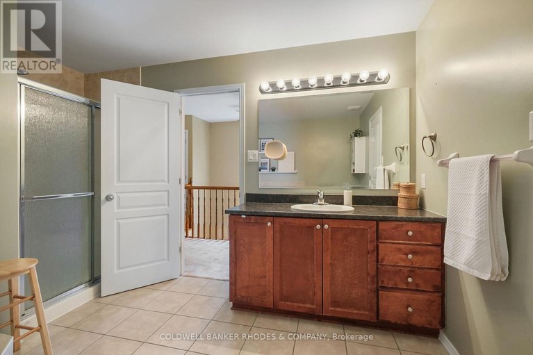 29079890/175-destiny-private/fallingbrookgardenway-south/ottawa/ontario/K4A0K6_31