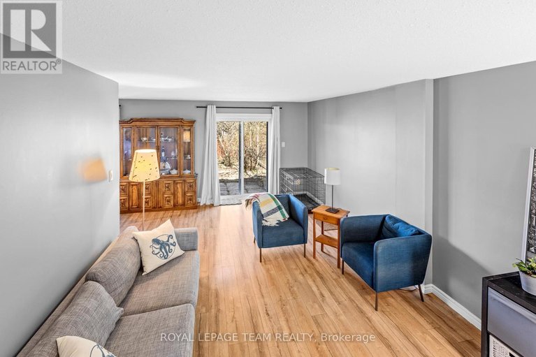 29675105/25-grady-crescent/sheahan-estatestrend-village/ottawa/ontario/K2H5S2_5