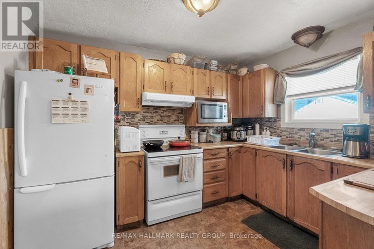 28655529/2784-leonard-street/town-of-rockland/clarence-rockland/ontario/K4K1A4_10
