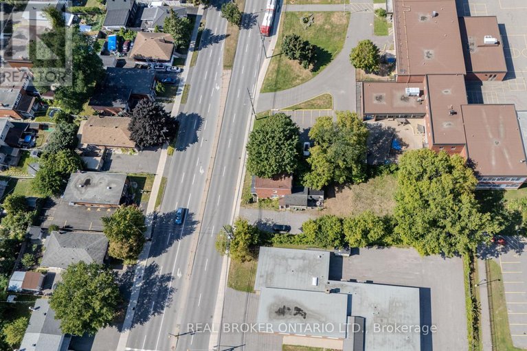 28781771/713-st-laurent-boulevard/castle-heightsrideau-high/ottawa/ontario/K1K3A6_11