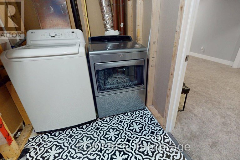 29086721/70-sirocco-crescent/stittsville-north/ottawa/ontario/K2S2C8_46