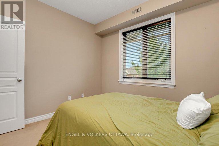 28759524/e-188-hornchurch-lane/longfields/ottawa/ontario/K2J2T3_29