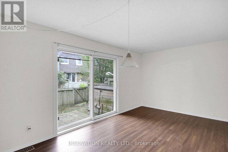 28915689/26-corley-private/heron-gateindustrial-park/ottawa/ontario/K1V8T7_8