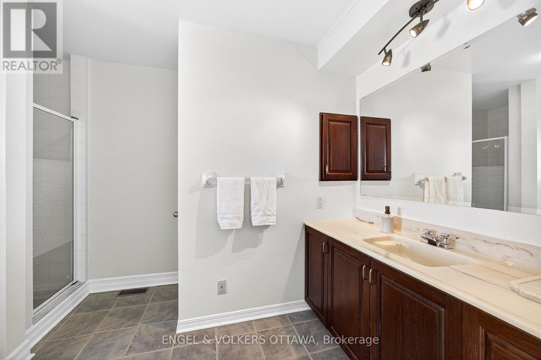 29586145/66-aylmer-avenue/old-ottawa-south/ottawa/ontario/K1S2X3_29