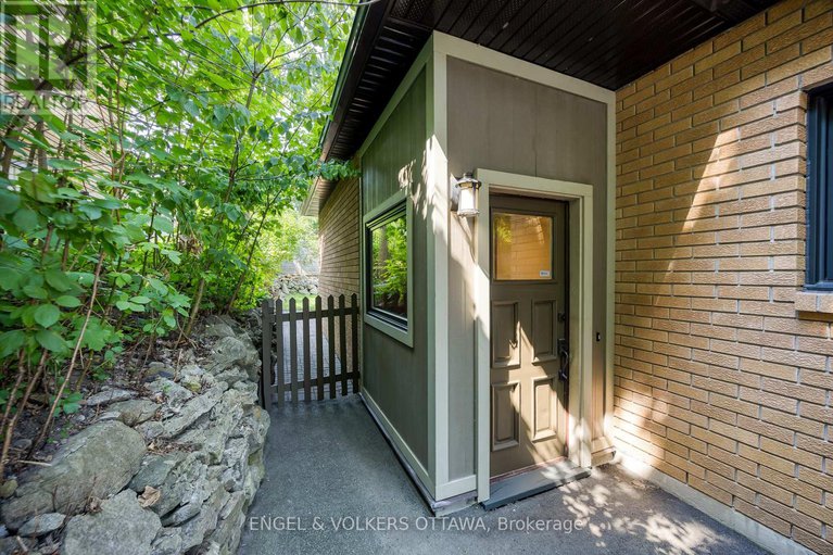 28849815/316-fairmont-avenue/civic-hospital/ottawa/ontario/K1Y1Y8_46
