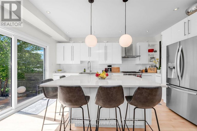 28644323/107-joshua-street/mer-bleuebradley-estatesanderson-park/ottawa/ontario/K1W0A2_14