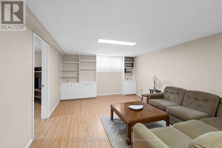 28926247/1525-valmarie-avenue/carleton-heights/ottawa/ontario/K2C1V7_31