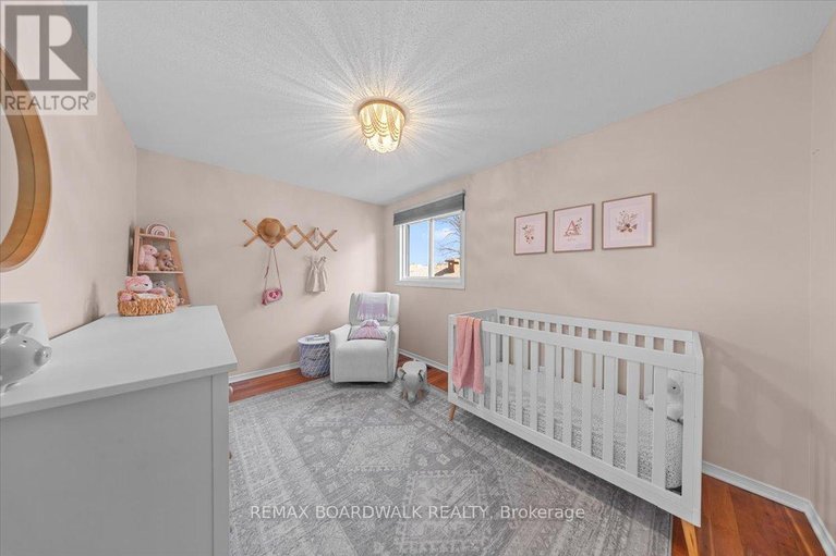 29650202/1715-teakdale-avenue/chapel-hill/ottawa/ontario/K1C6M8_32