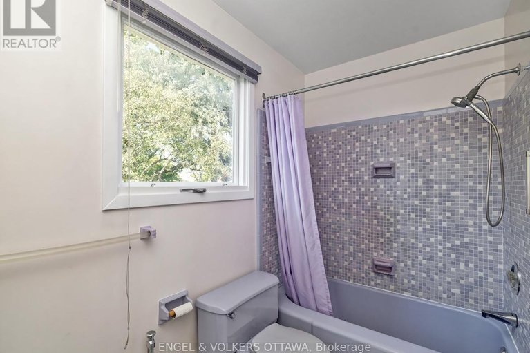 28544355/968-sadler-crescent/whitehaven/ottawa/ontario/K2B5H7_35