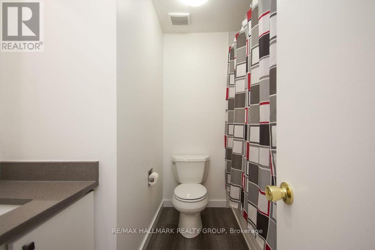 28266606/d-3-spring-grove-lane/pheasant-run/ottawa/ontario/K2J2C5_27