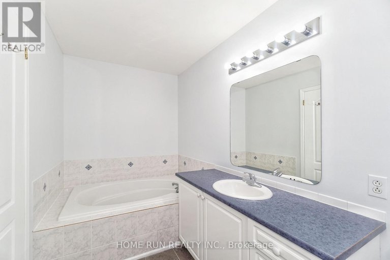 29605927/2222-brockstone-crescent/avalon-east/ottawa/ontario/K4A4V5_27