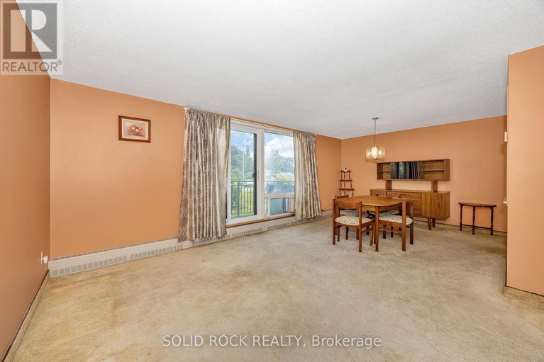 28616169/1465-baseline-road/copeland-park/ottawa/ontario/K2C3L9_12