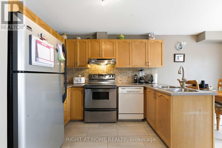 29392992/6254-sablewood-place/chapel-hill/ottawa/ontario/K1C7M5_9