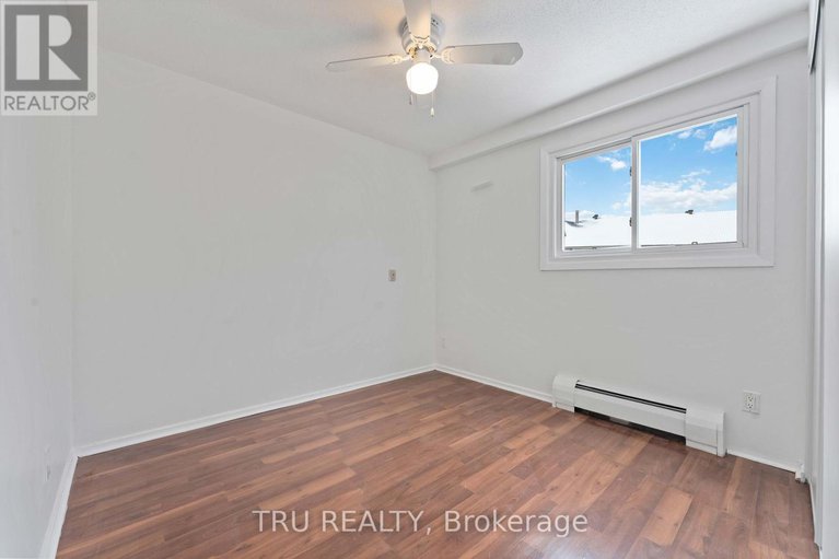 29172922/8-898-elmsmere-road/beacon-hill-south/ottawa/ontario/K1J7T6_16