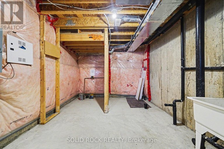 29305275/407-white-arctic-avenue/half-moon-bay/ottawa/ontario/K2J5W5_28