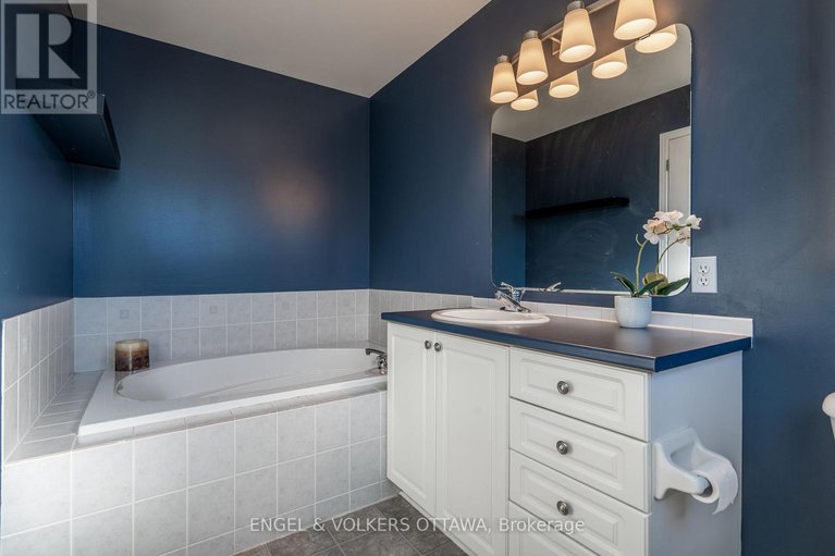 29049195/1031-capreol-street/avalon-east/ottawa/ontario/K4A4Z7_21