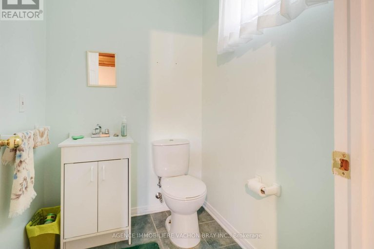 28708215/53-sandfield-avenue-n/alexandria/north-glengarry/ontario/K0C1A0_15