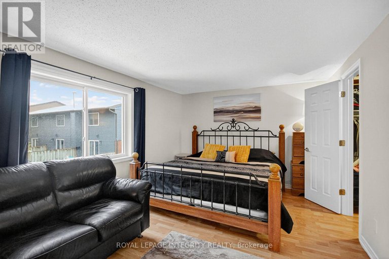 29103620/36-1867-simard-drive/chateauneuf/ottawa/ontario/K1C3B8_21