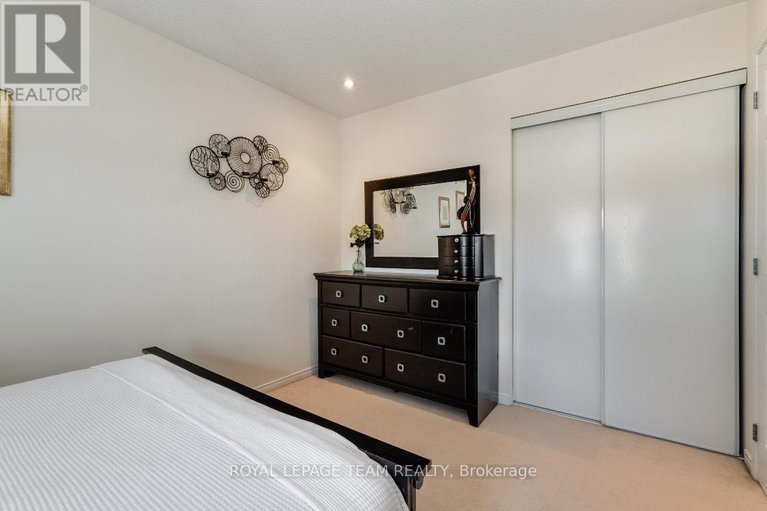 29094729/404-heathrow-private/stittsville-south/ottawa/ontario/K2S0M9_27