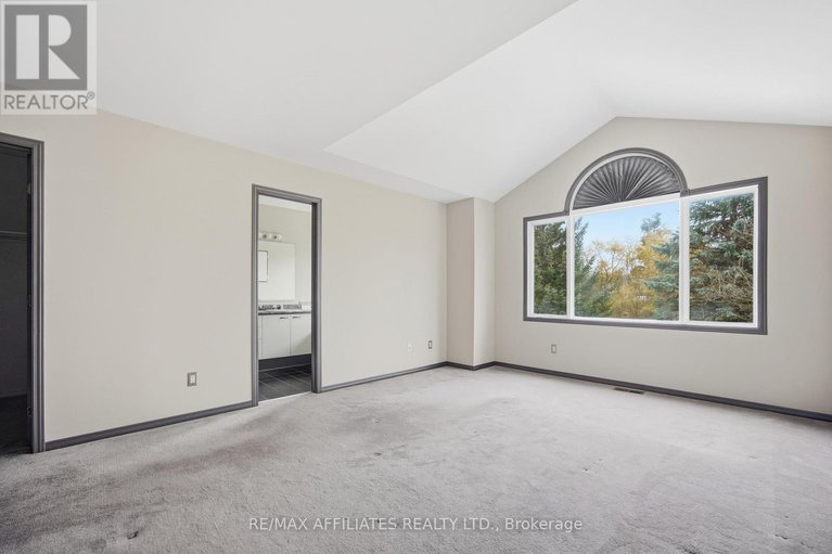 29125287/137-hearst-way/katimavik/ottawa/ontario/K2L4G5_22