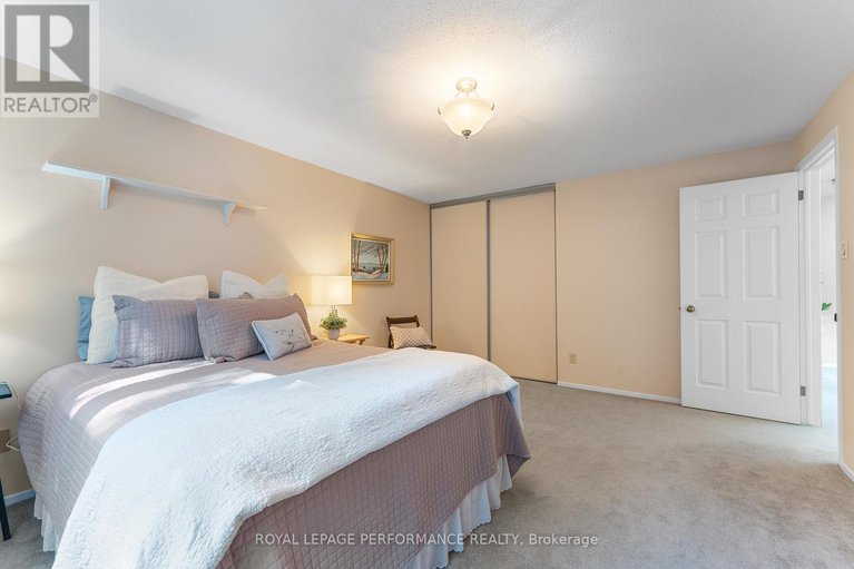 28877578/1848-thistleleaf-crescent/chapel-hill/ottawa/ontario/K1C5W7_30