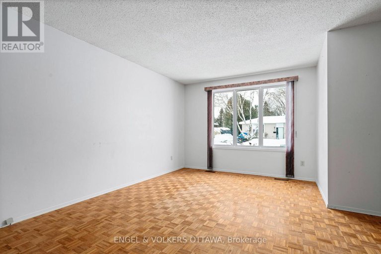 29229487/17-ballantrae-way/glencairnhazeldean/ottawa/ontario/K2L1N3_9