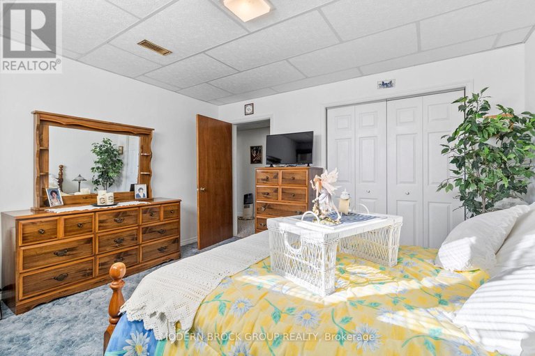 29289029/24-bernard-crescent/augusta-twp/augusta/ontario/K0E1P0_31