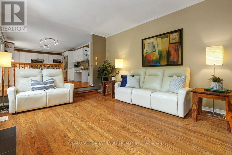 28999165/35-crantham-crescent/stittsville-central/ottawa/ontario/K2S1R2_18