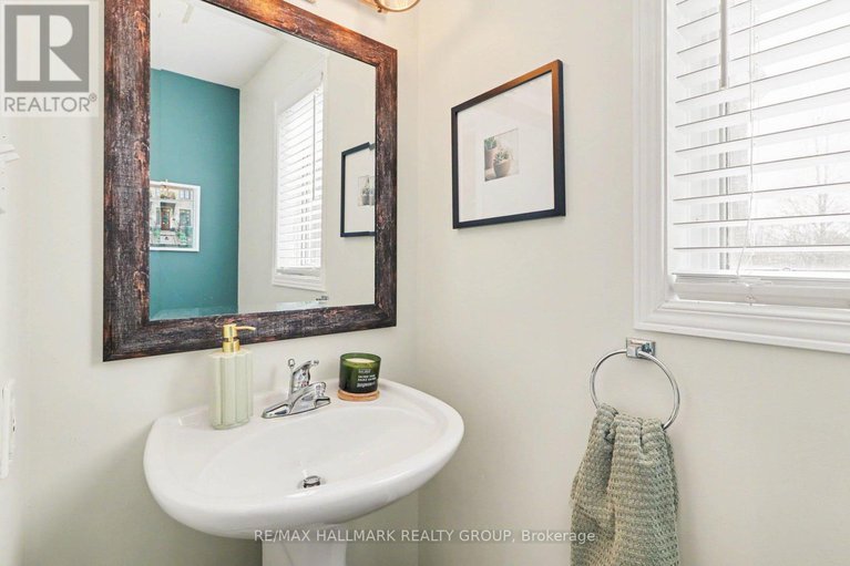 29437626/2229-brockstone-crescent/avalon-east/ottawa/ontario/K4A4V5_22