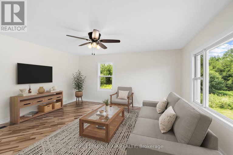 28520318/1523-drummond-con-6b-road/drummond-n-elmsley-drummond-twp/drummondnorth-elmsley/ontario/K7H3C8_10