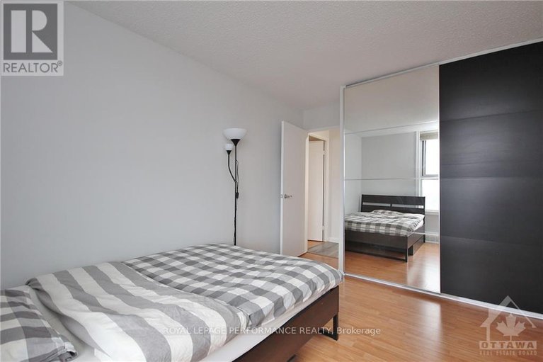 28832666/1102-1785-frobisher-lane/riverview-park/ottawa/ontario/K1G3T7_12