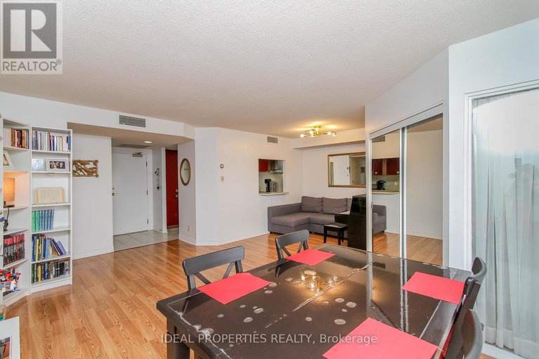 28573644/809-100-grant-carman-drive/borden-farmstewart-farmcarleton-heightsparkwood-hills/ottawa/ontario/K2E8B8_17