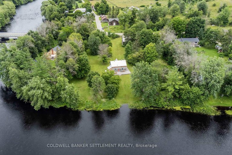 28828935/1332-ferguson-falls-road/drummond-n-elmsley-drummond-twp/drummondnorth-elmsley/ontario/K0G1K0_47