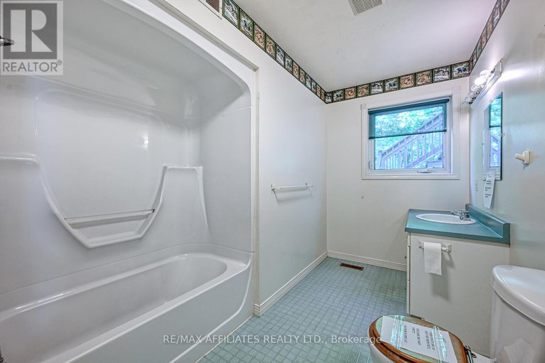 28528150/122-church-avenue/drummondnorth-elmsley-north-elmsley-twp/drummondnorth-elmsley/ontario/K7H0H1_37