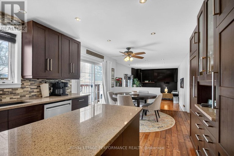 29573555/107-dunlop-crescent/village-of-russell/russell/ontario/K4R1B3_19