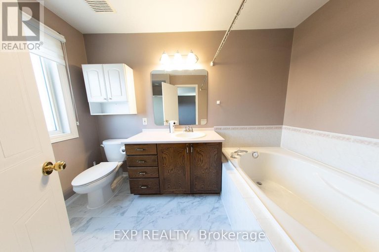 29000780/54-sheppards-glen-avenue/emerald-meadowstrailwest/ottawa/ontario/K2M2M9_23