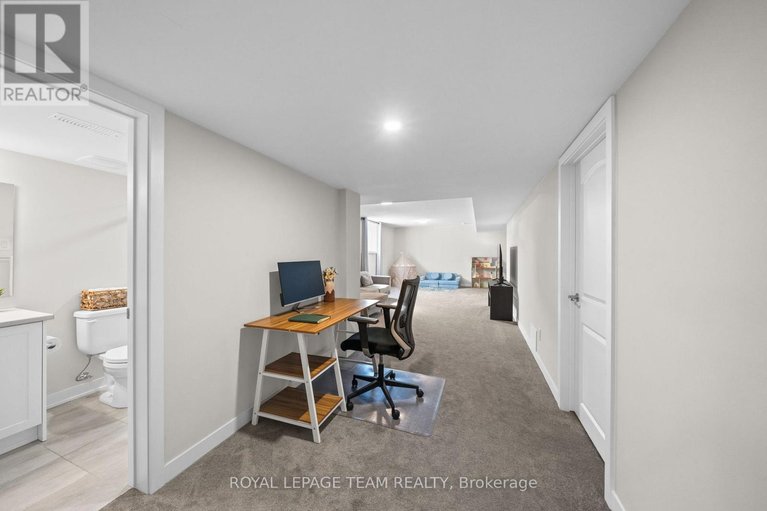 29651652/722-parnian-private/half-moon-bay/ottawa/ontario/K2J4H7_29