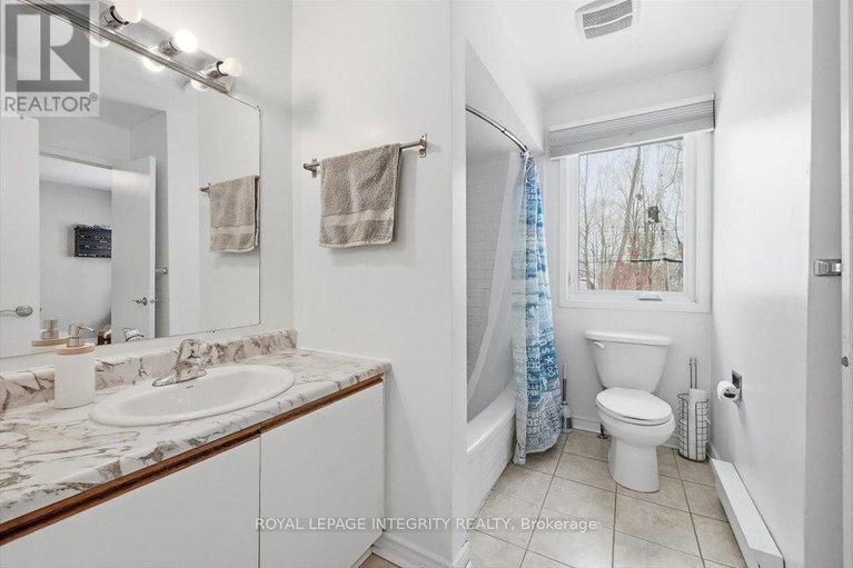 29253851/1985-woods-street/town-of-rockland/clarence-rockland/ontario/K4K1H7_25