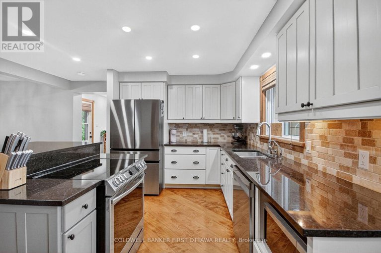 29056835/2889-swale-road/osgoode-twp-south-of-reg-rd-6/ottawa/ontario/K4P1N2_9